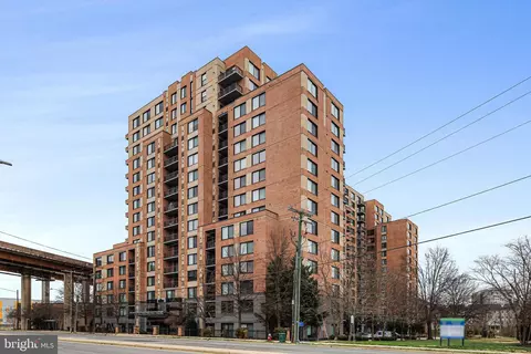 2451 Midtown Ave #1114, Alexandria, VA 22303