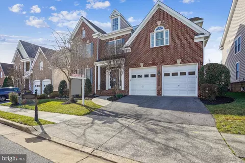 2348 Coal Train Dr, Dunn Loring, VA 22027