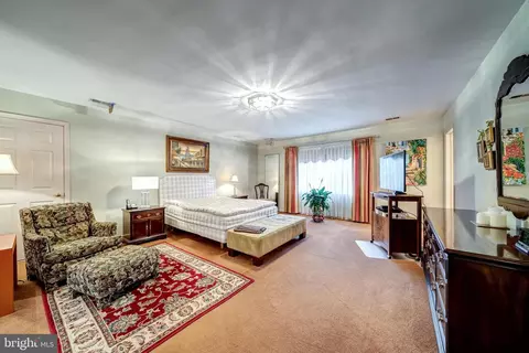 Bedroom - 6288 Dunaway Ct, Mclean, VA 22101 photo 2 of 7
