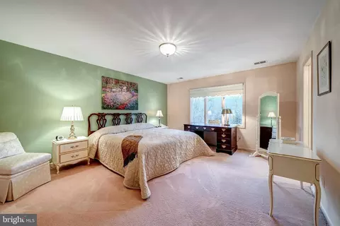 Bedroom - 6288 Dunaway Ct, Mclean, VA 22101 photo 5 of 7