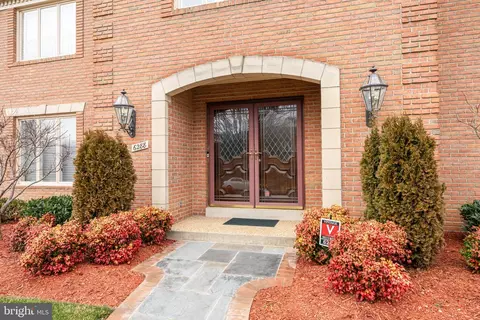 Exterior - 6288 Dunaway Ct, Mclean, VA 22101 photo 4 of 5
