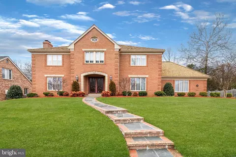 6288 Dunaway Ct, Mclean, VA 22101