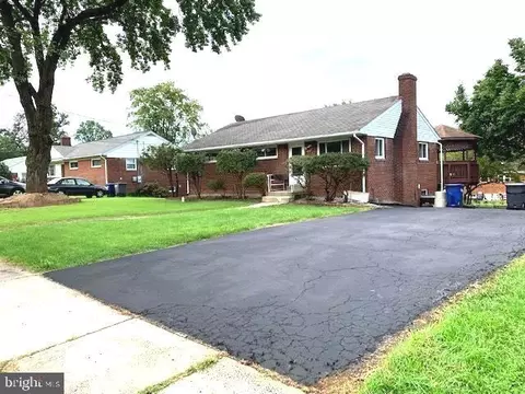 7207 Marc Dr, Falls Church, VA 22042