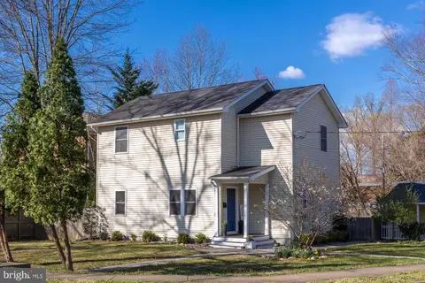 3026 Fairmont St, Falls Church, VA 22042
