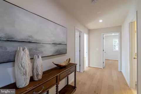Entry Way - 7816 Falstaff Rd, Mclean, VA 22102 photo 3 of 3