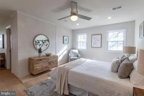 Bedroom - 7816 Falstaff Rd, Mclean, VA 22102 photo 3 of 9