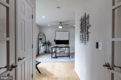 Entry Way - 7816 Falstaff Rd, Mclean, VA 22102 photo 2 of 3