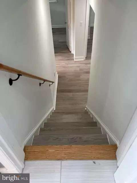 Entry Way - 6106 Fox Hill St, Springfield, VA 22150 photo 2 of 4