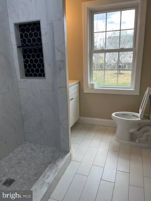 Bath - 6106 Fox Hill St, Springfield, VA 22150 photo 1 of 6
