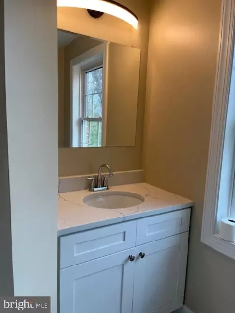 Bath - 6106 Fox Hill St, Springfield, VA 22150 photo 3 of 6
