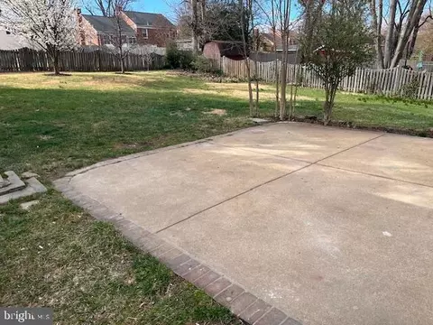 Exterior - 6106 Fox Hill St, Springfield, VA 22150 photo 3 of 5