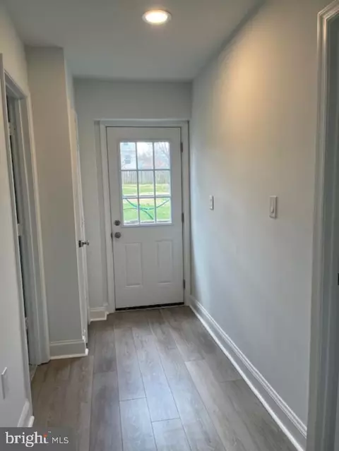Entry Way - 6106 Fox Hill St, Springfield, VA 22150 photo 3 of 4