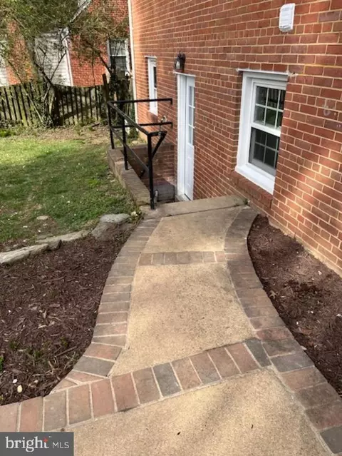 Exterior - 6106 Fox Hill St, Springfield, VA 22150 photo 5 of 5