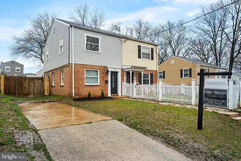 5816 Fifer Dr, Alexandria, VA 22303