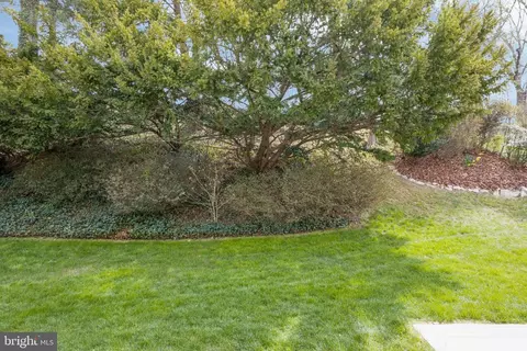 Exterior - 8609 Old Keene Mill Rd, Springfield, VA 22152 photo 8 of 8