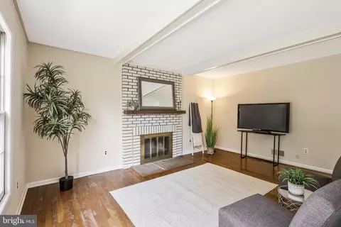 Living - 8609 Old Keene Mill Rd, Springfield, VA 22152 photo 2 of 6