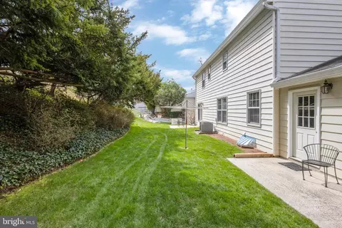 Exterior - 8609 Old Keene Mill Rd, Springfield, VA 22152 photo 7 of 8