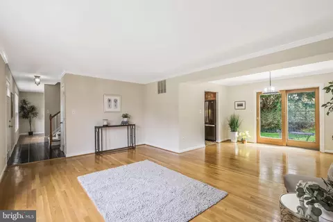 Living - 8609 Old Keene Mill Rd, Springfield, VA 22152 photo 5 of 6