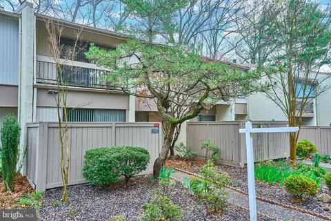 Exterior - 11706 Newbridge Ct, Reston, VA 20191 photo 3 of 11