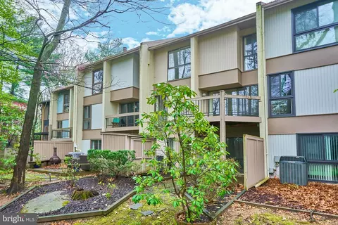 Exterior - 11706 Newbridge Ct, Reston, VA 20191 photo 8 of 11