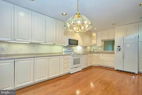 Kitchen - 11706 Newbridge Ct, Reston, VA 20191 photo 1 of 3