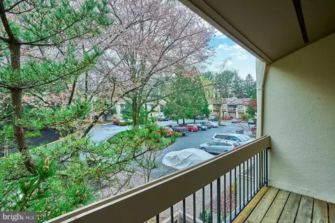 Exterior - 11706 Newbridge Ct, Reston, VA 20191 photo 5 of 11