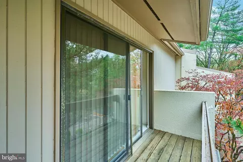 Exterior - 11706 Newbridge Ct, Reston, VA 20191 photo 6 of 11