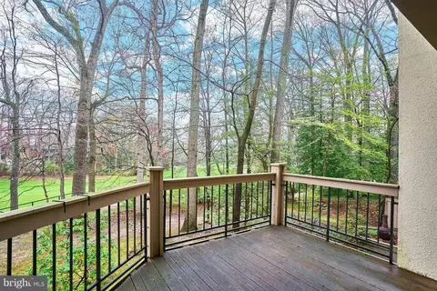 Exterior - 11706 Newbridge Ct, Reston, VA 20191 photo 4 of 11
