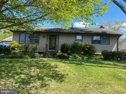 5703 Ottawa Rd, Centreville, VA 20120
