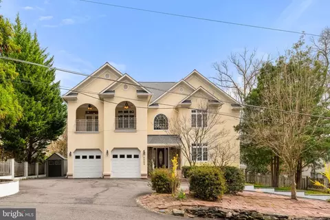 5005 Ridgewood Rd, Alexandria, VA 22312