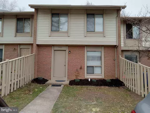 1337 Springtide Pl, Herndon, VA 20170