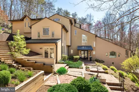 839 Towlston Rd, Mclean, VA 22102