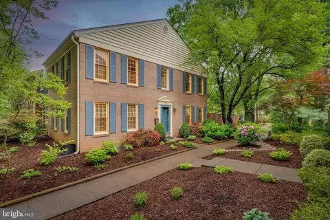 Exterior - 11921 Travistock Ct, Reston, VA 20191 photo 16 of 25