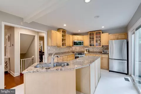 Kitchen - 11921 Travistock Ct, Reston, VA 20191 photo 2 of 12