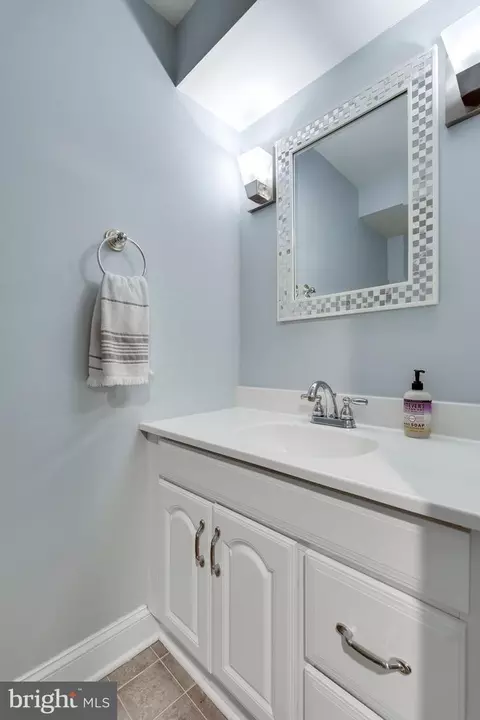 Bath - 11921 Travistock Ct, Reston, VA 20191 photo 11 of 11