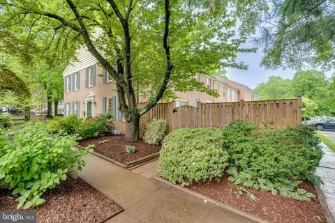 Exterior - 11921 Travistock Ct, Reston, VA 20191 photo 2 of 25