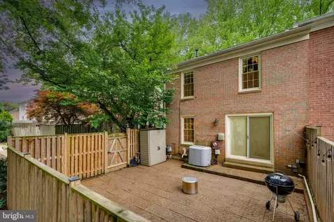 Exterior - 11921 Travistock Ct, Reston, VA 20191 photo 22 of 25