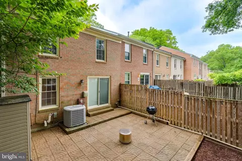 Exterior - 11921 Travistock Ct, Reston, VA 20191 photo 6 of 25