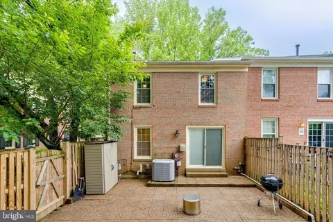 Exterior - 11921 Travistock Ct, Reston, VA 20191 photo 10 of 25