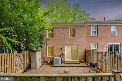 Exterior - 11921 Travistock Ct, Reston, VA 20191 photo 21 of 25