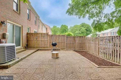Exterior - 11921 Travistock Ct, Reston, VA 20191 photo 4 of 25