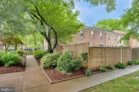 Exterior - 11921 Travistock Ct, Reston, VA 20191 photo 3 of 25