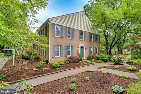 Exterior - 11921 Travistock Ct, Reston, VA 20191 photo 23 of 25
