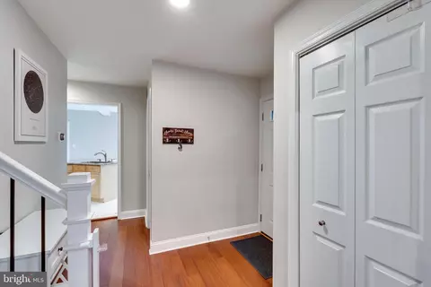 Entry Way - 11921 Travistock Ct, Reston, VA 20191 photo 3 of 5