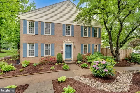 Exterior - 11921 Travistock Ct, Reston, VA 20191 photo 15 of 25