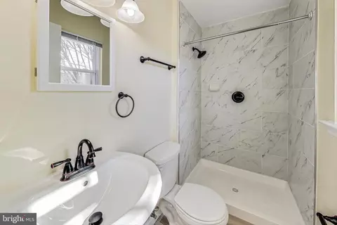 7309 Beverly Park Dr, Springfield, VA 22150
