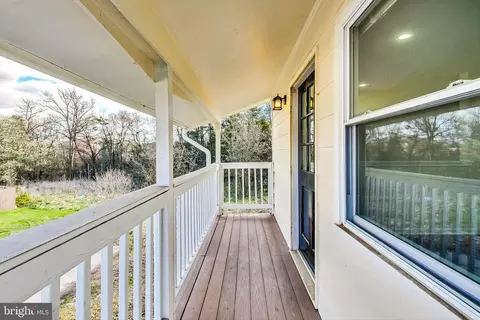 Exterior - 7309 Beverly Park Dr, Springfield, VA 22150 photo 5 of 9