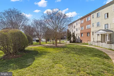3072 Patrick Henry Dr #201, Falls Church, VA 22044
