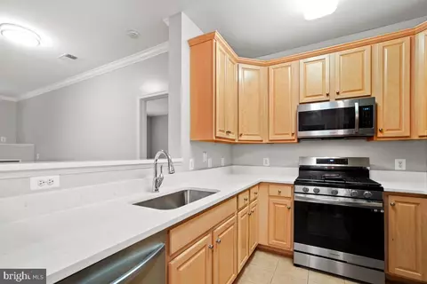 3830 Lightfoot St #127, Chantilly, VA 20151