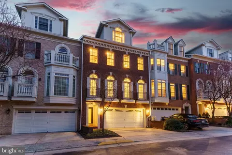 1842 Fonthill Ct #12, Mclean, VA 22102